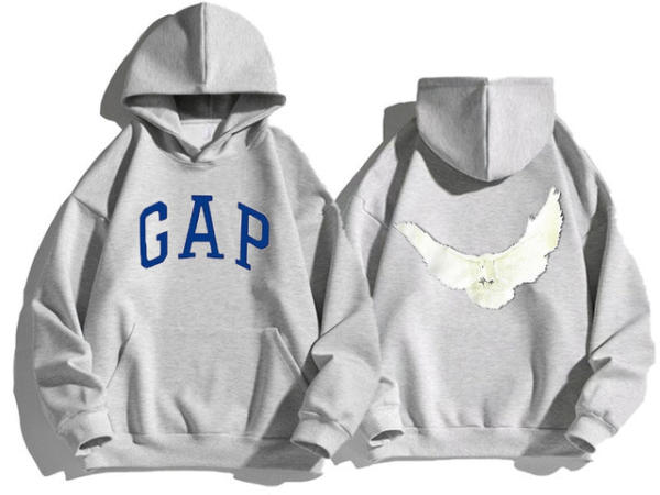 Oversized or Fitted? Choosing Hoodie for Your Look